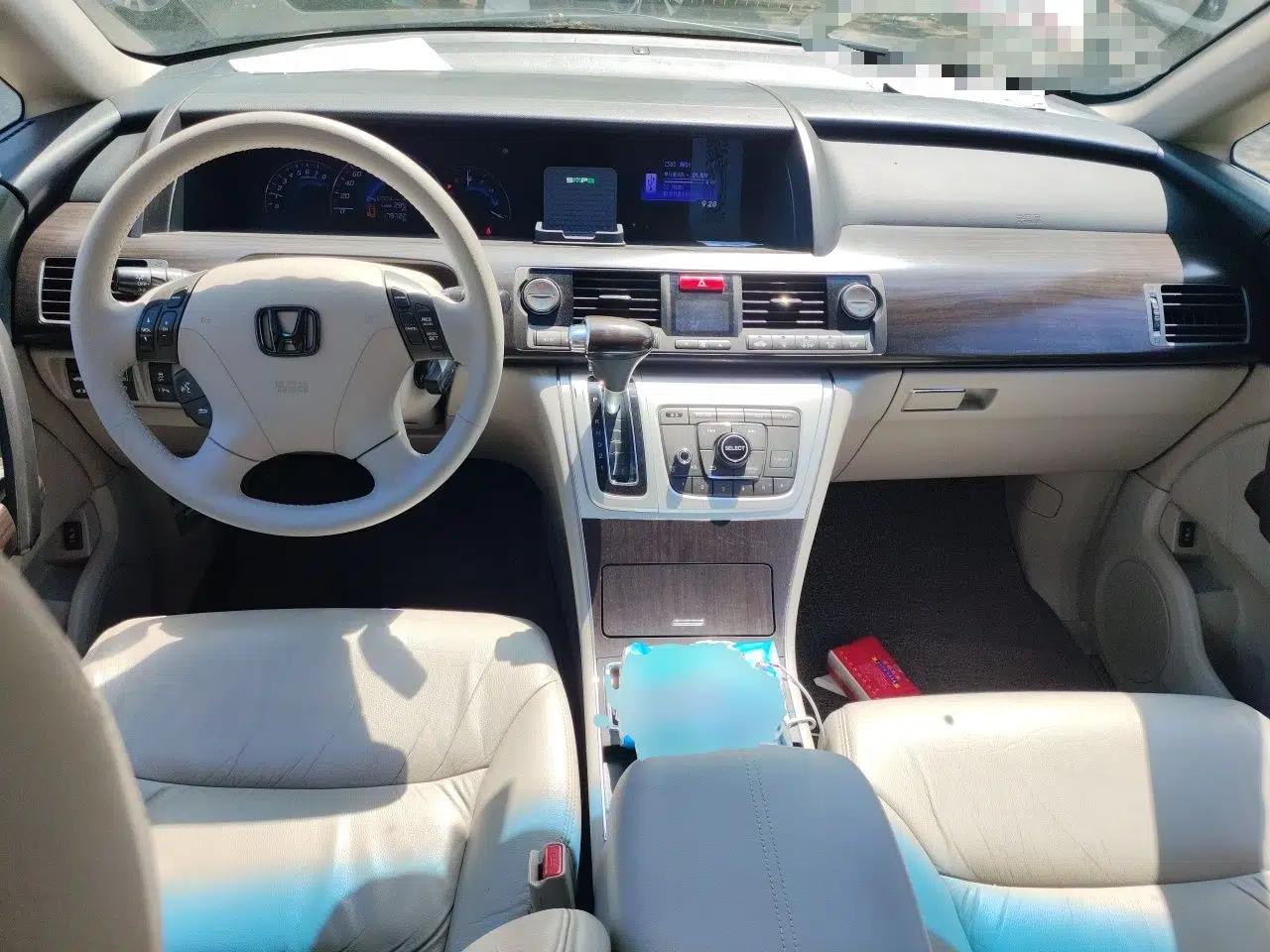 Honda Elysion 2012 2.4L VTi-S Prestige Edition — миниатюра 9