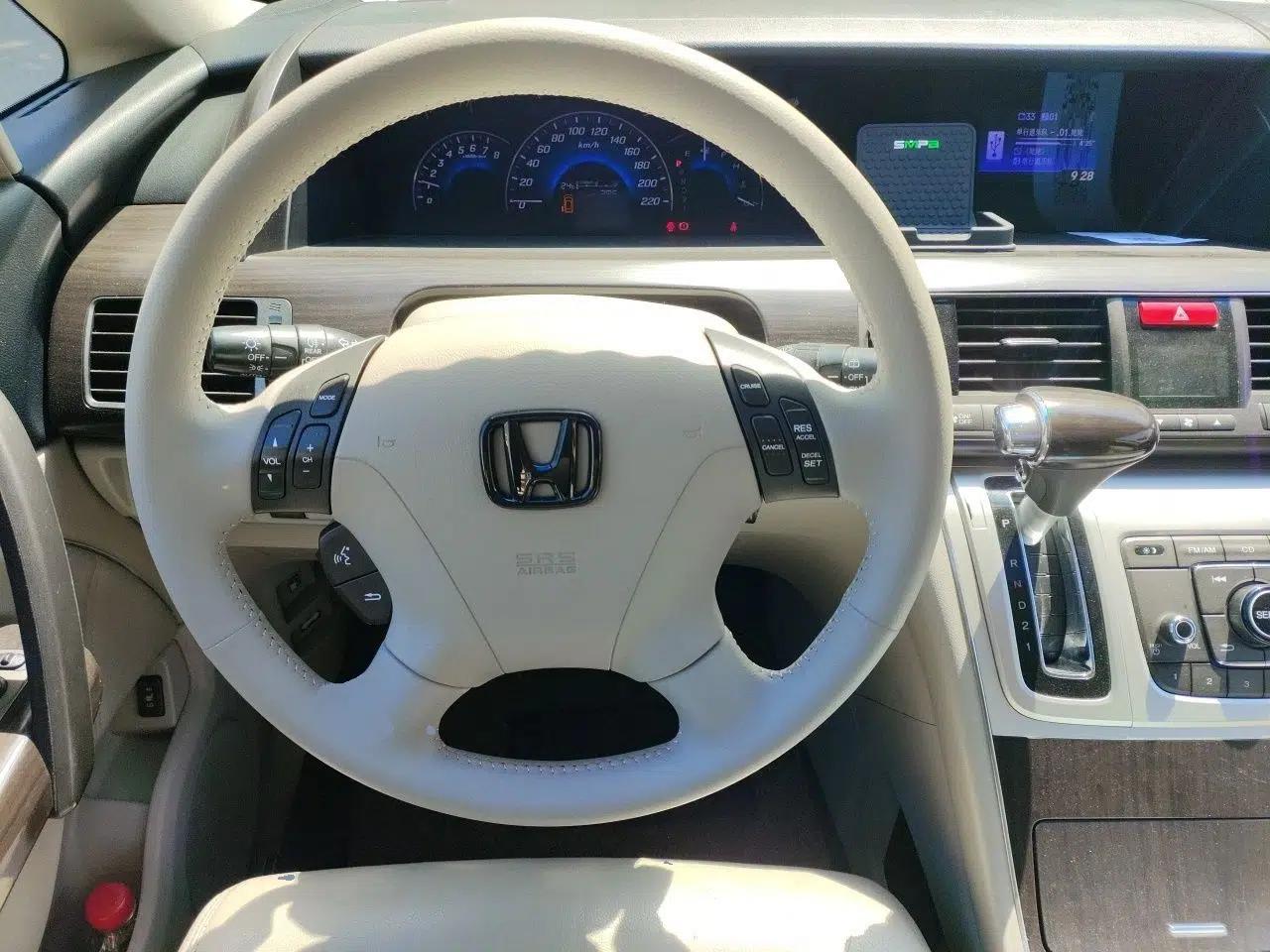 Honda Elysion 2012 2.4L VTi-S Prestige Edition — миниатюра 10