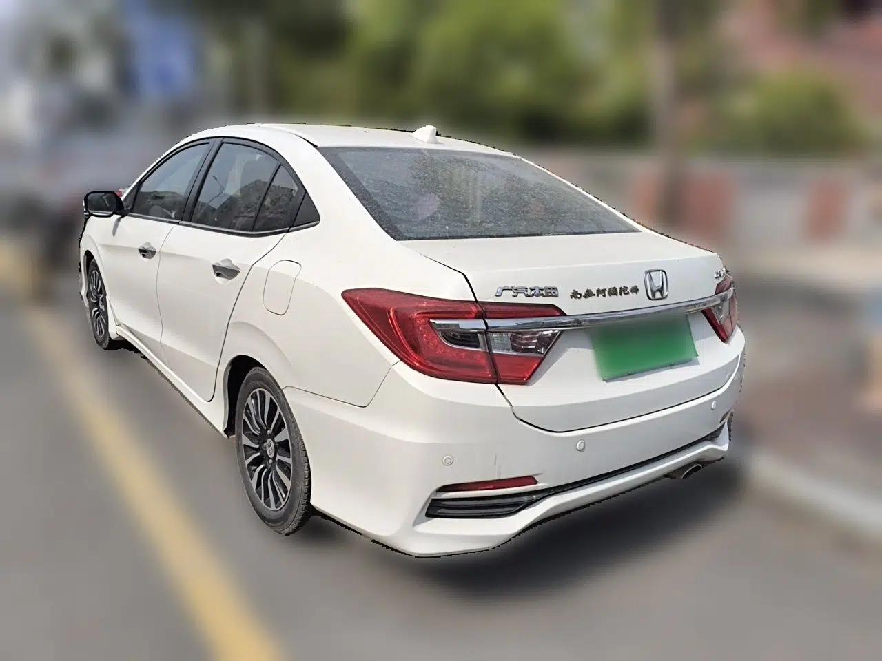 Honda Crider 2015 1.8L automatic luxury edition — миниатюра 4
