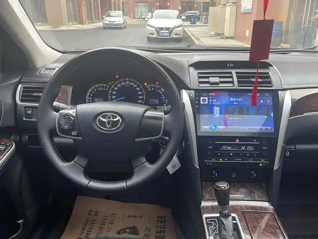 Camry 2016 2.0G 10th Anniversary Leading Edition — миниатюра 11