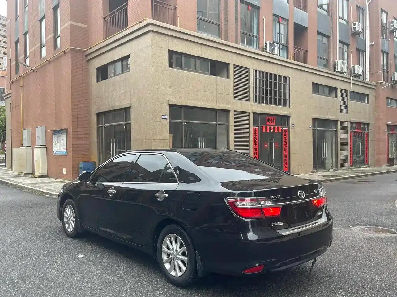 Camry 2016 2.0G 10th Anniversary Leading Edition — миниатюра 4