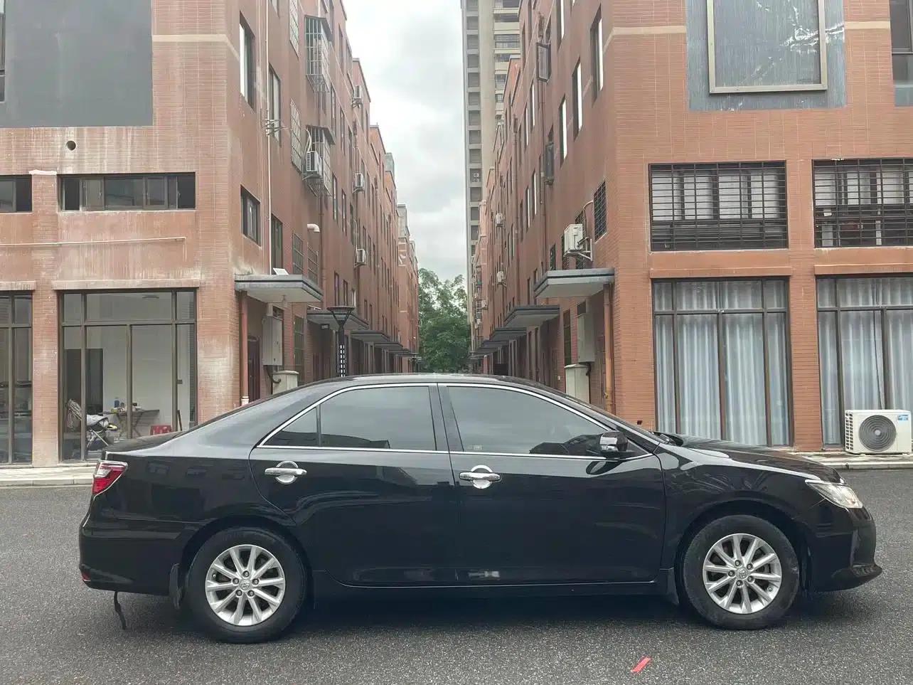 Camry 2016 2.0G 10th Anniversary Leading Edition — миниатюра 5