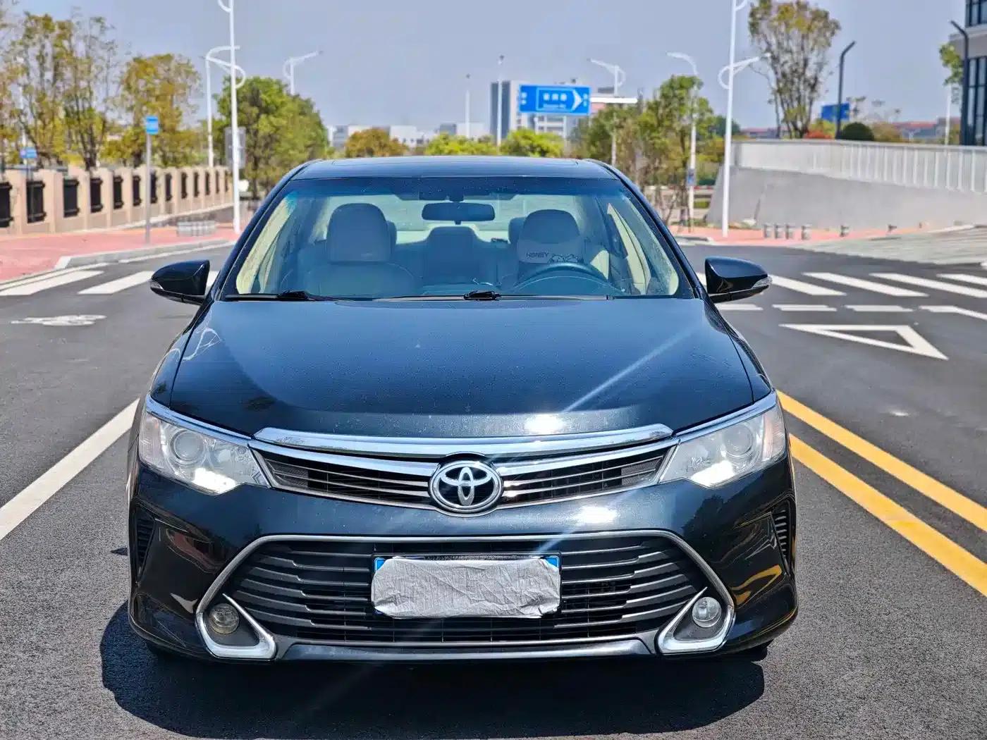 Camry 2016 2.0E 10th Anniversary Elite Edition — миниатюра 2