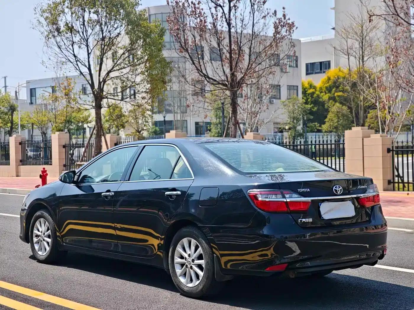 Camry 2016 2.0E 10th Anniversary Elite Edition — миниатюра 7
