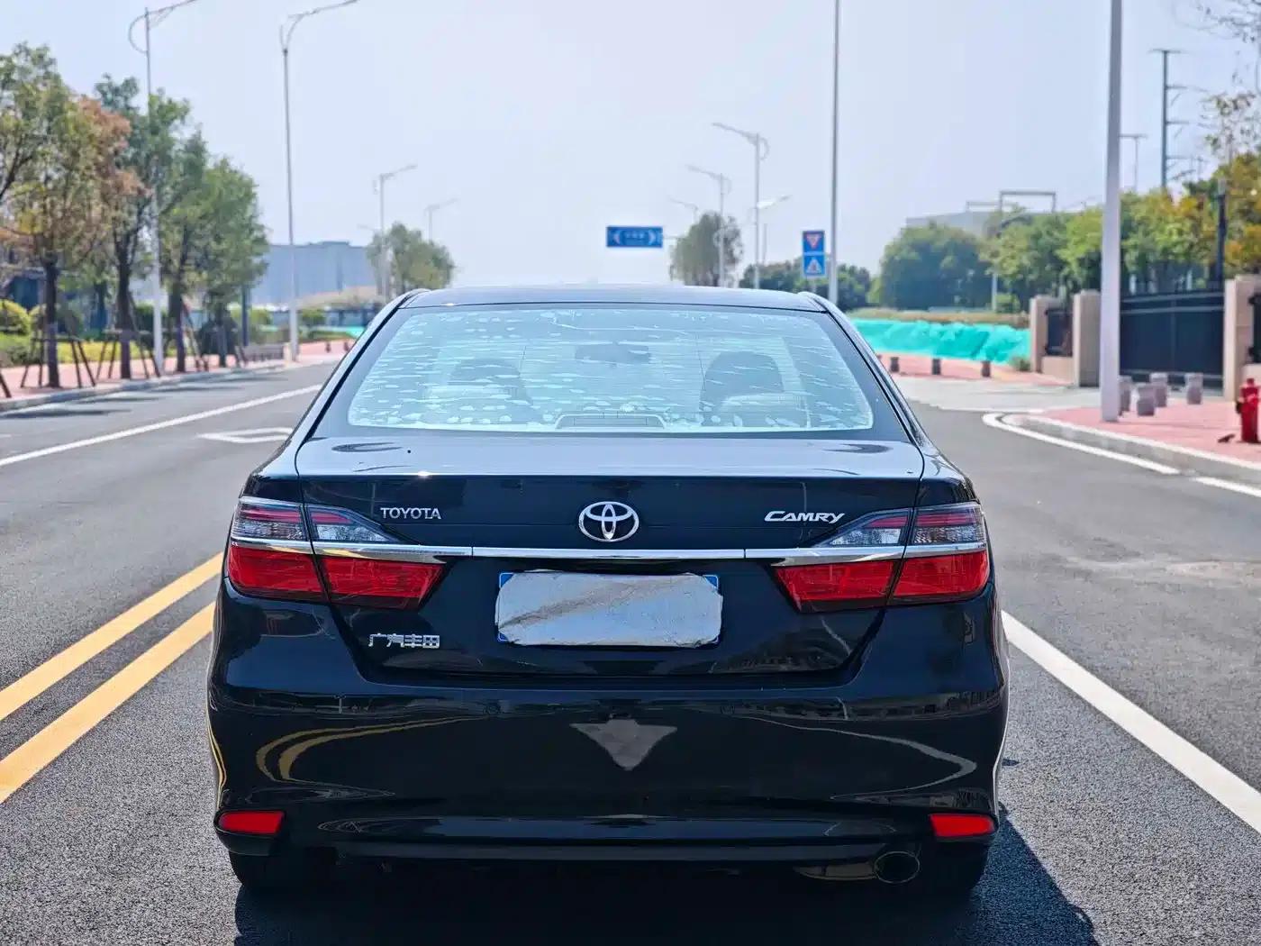 Camry 2016 2.0E 10th Anniversary Elite Edition — миниатюра 8