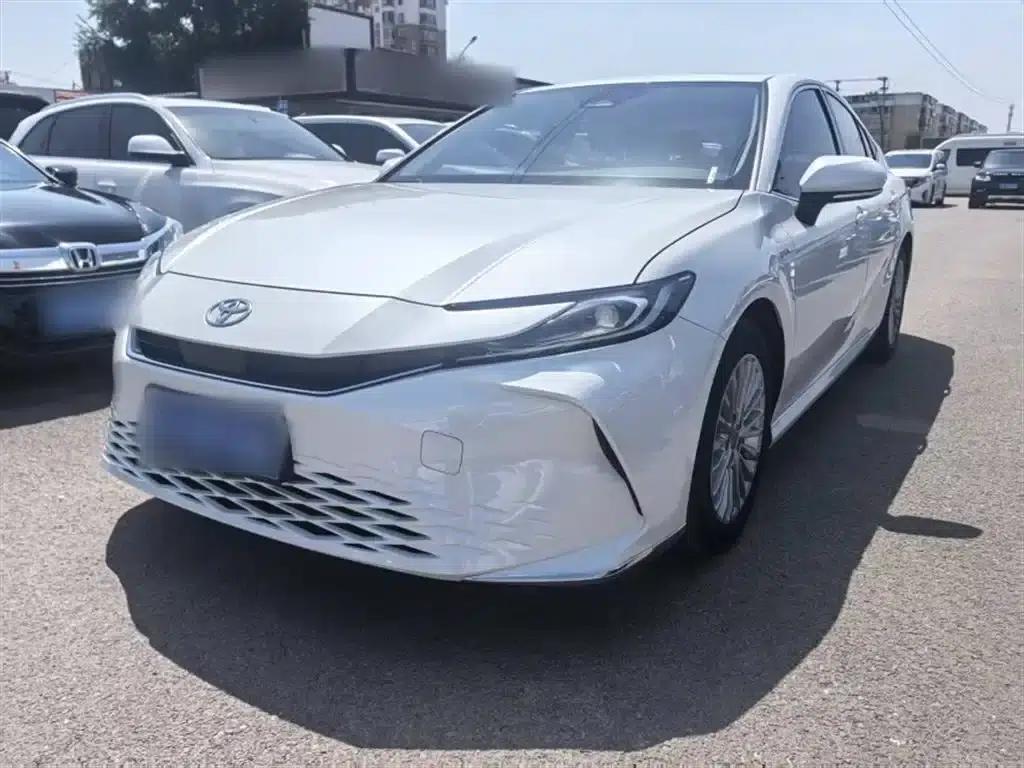 2024 Camry Hybrid 2.0HE Elite Edition — миниатюра 1