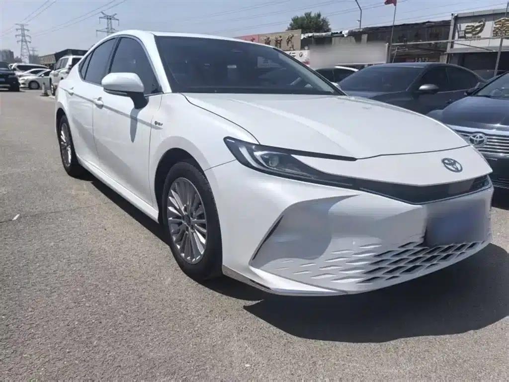 2024 Camry Hybrid 2.0HE Elite Edition — миниатюра 8