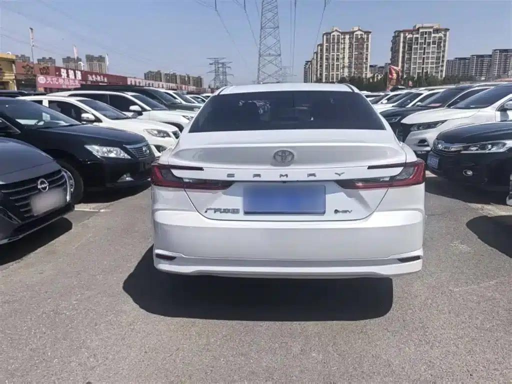 2024 Camry Hybrid 2.0HE Elite Edition — миниатюра 10