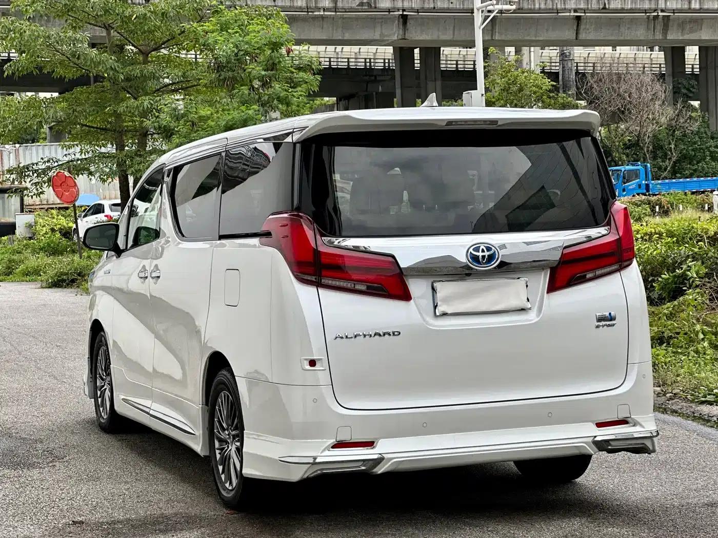2020 Alphard Hybrid 2.5L Luxury Edition — миниатюра 13