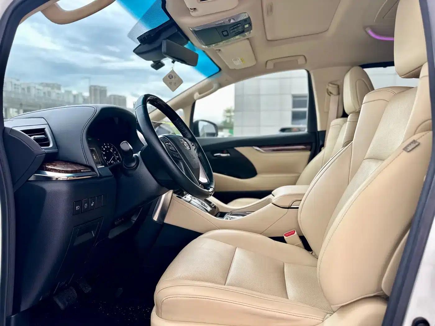 2020 Alphard Hybrid 2.5L Luxury Edition — миниатюра 4