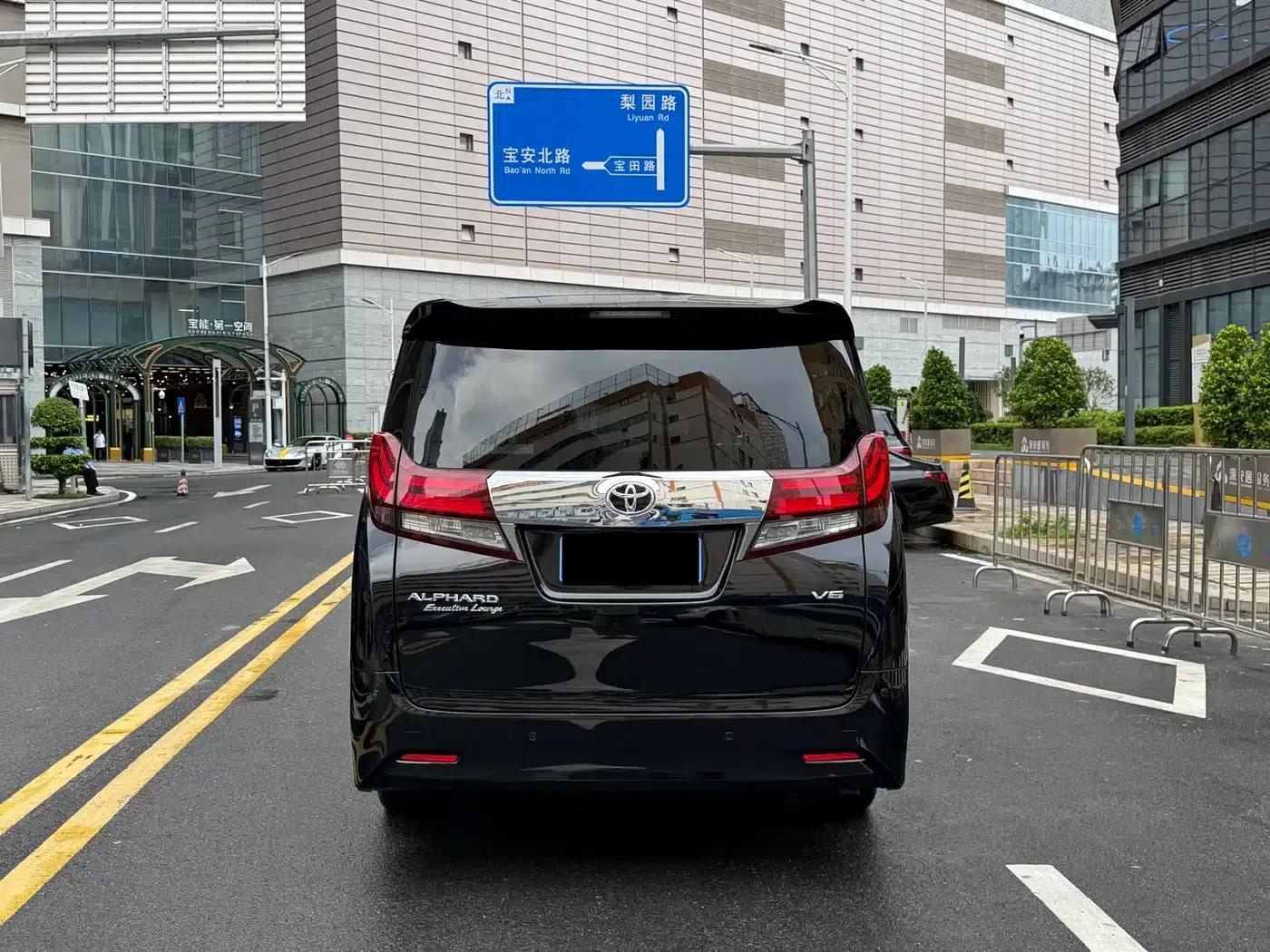 2018 Alphard Facelift 3.5L Premium Edition — миниатюра 11