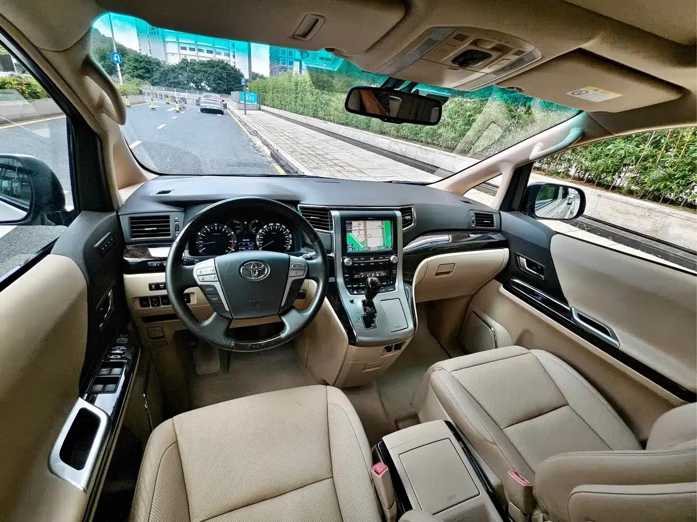 2012 Alphard 3.5L Luxury Edition — миниатюра 12