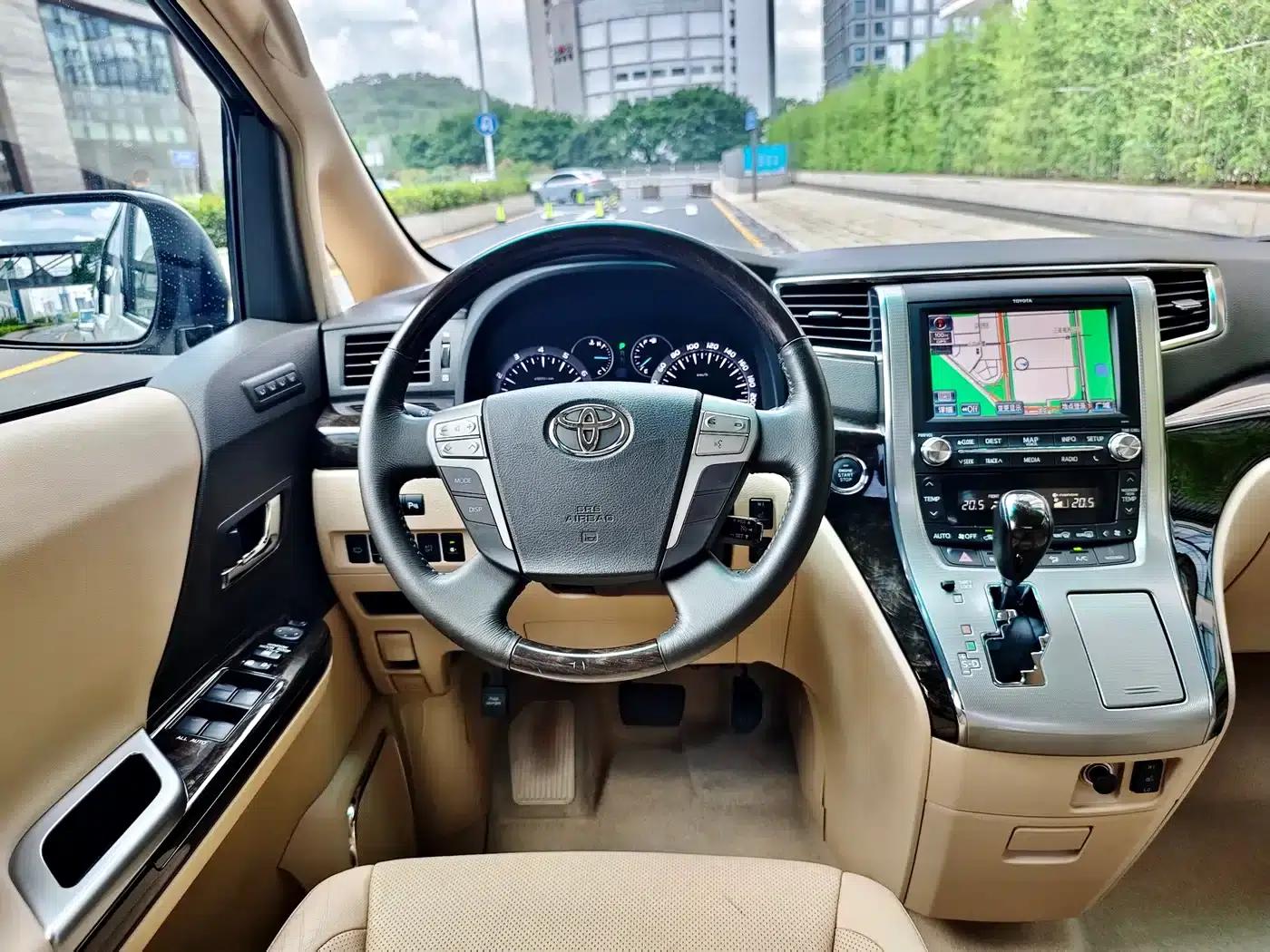 2012 Alphard 3.5L Luxury Edition — миниатюра 13