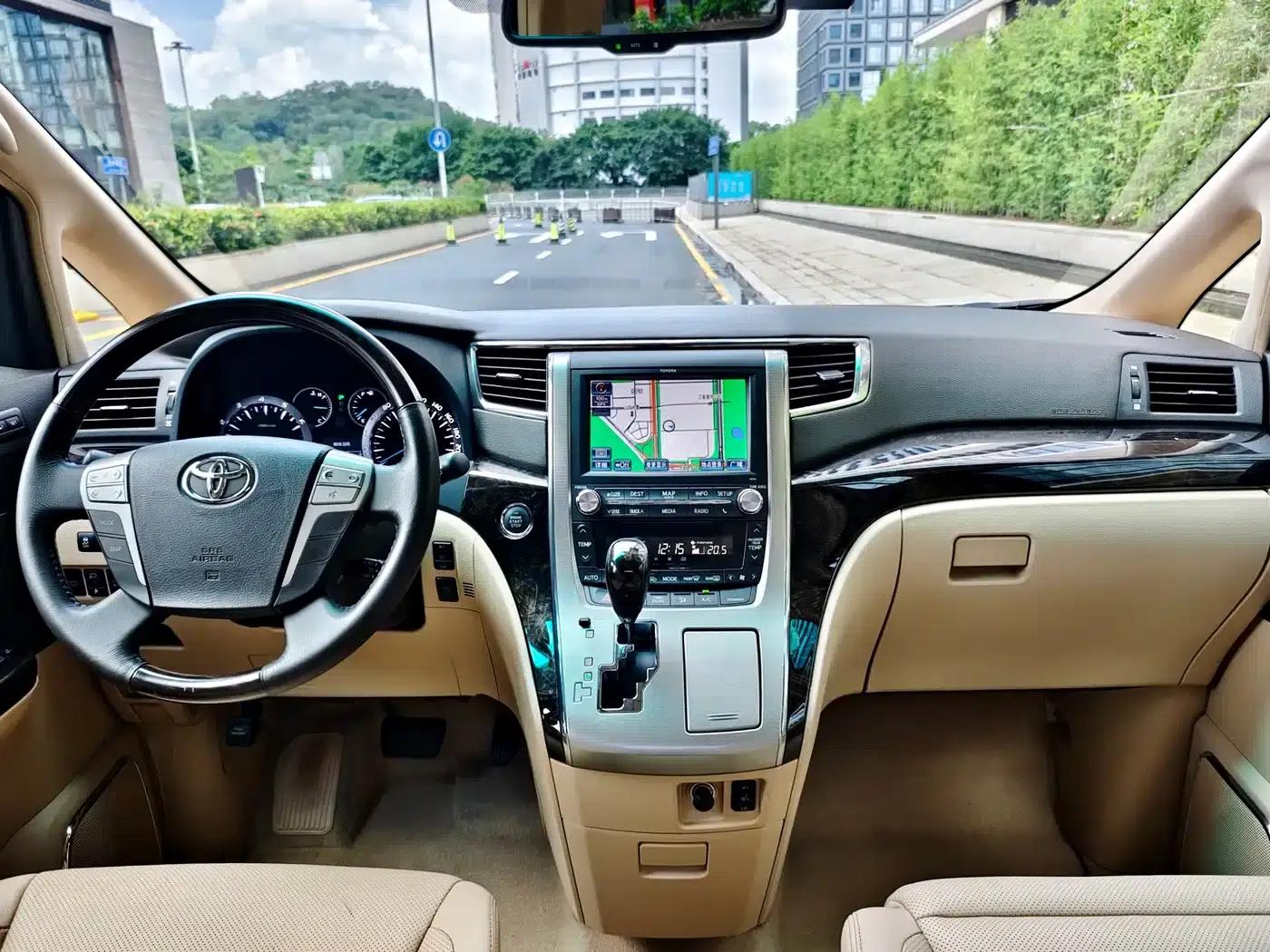 2012 Alphard 3.5L Luxury Edition — миниатюра 19