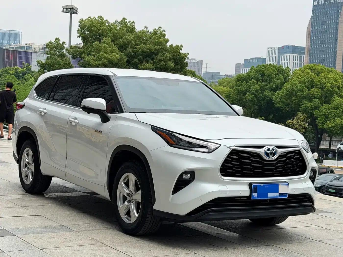 2024 Toyota Highlander 2.5L Intelligent Hybrid Dual-Motor Two-Wheel Drive Elite Edition (5-seater) — миниатюра 3