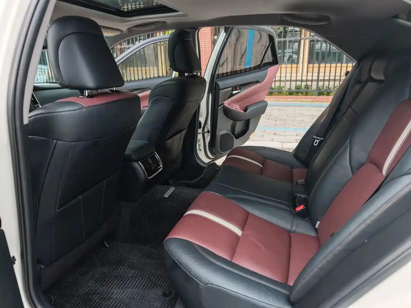 Crown 2017 2.0T Sport Edition — миниатюра 9