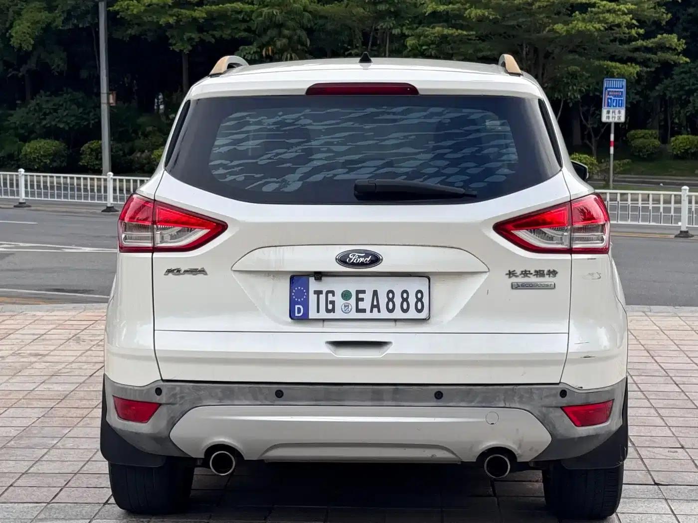 Ford Kuga 2015 1.5L GTDi 2WD Comfort Model — миниатюра 5