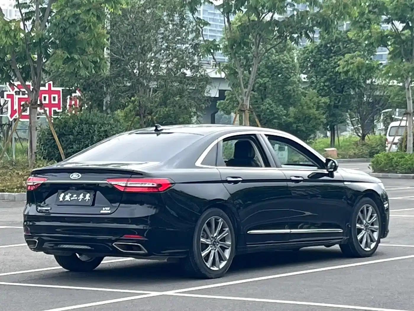 2019 Taurus EcoBoost 245 Premium Edition — миниатюра 4