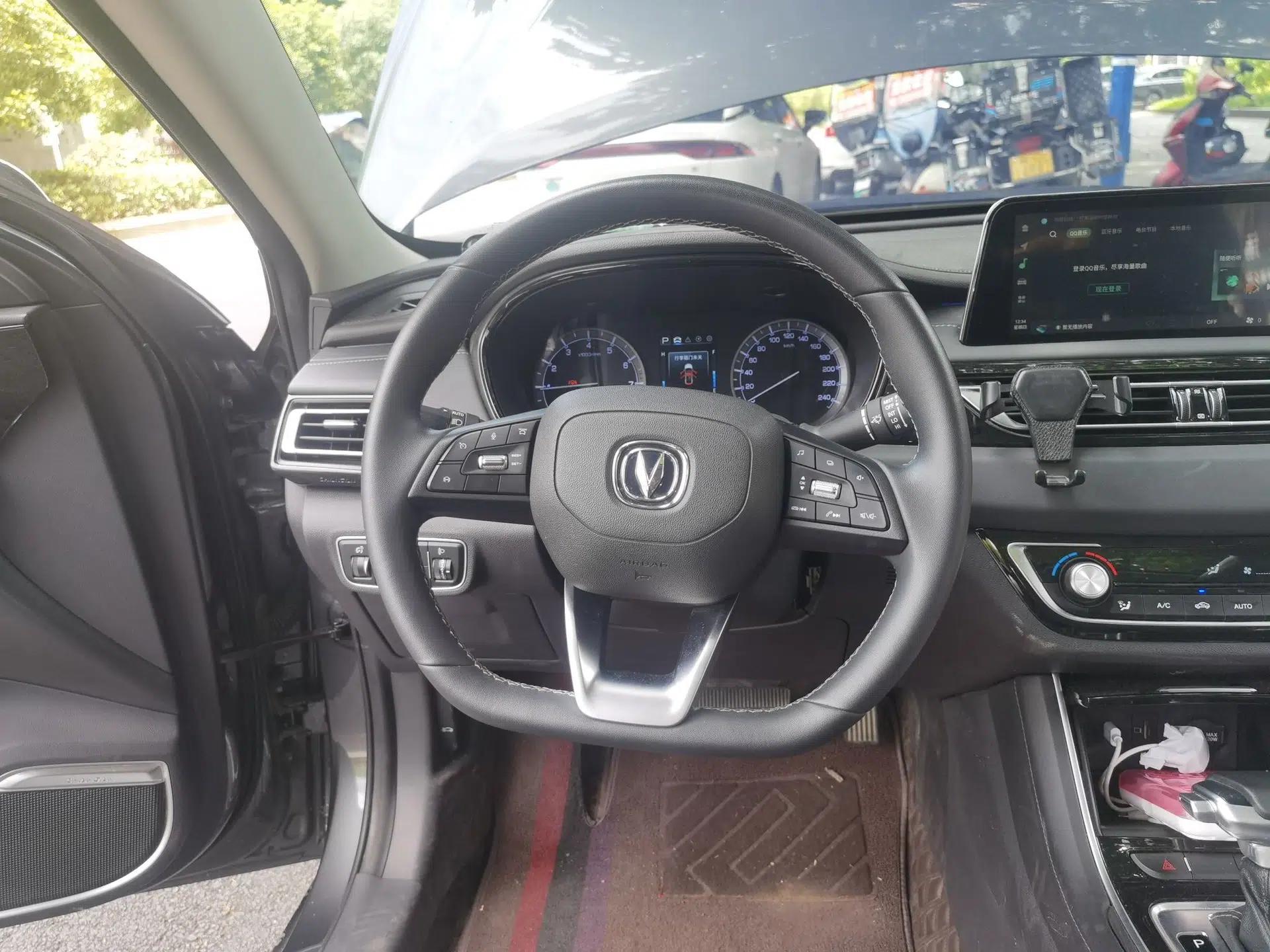 CHANGAN Ruicheng CC 2022 Blue Whale Edition 1.5T DCT Luxury Model — миниатюра 10