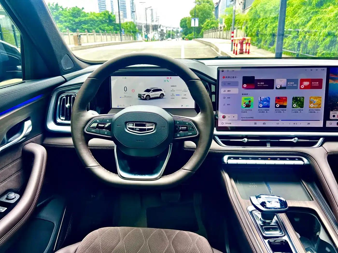 Geely Xingyue L 2026 Model Oriental Radiance 2.0TD Automatic Star Edition — миниатюра 13