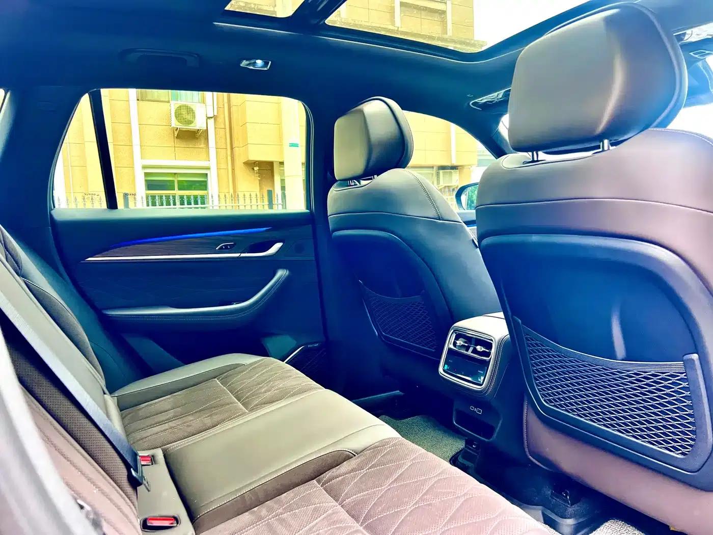 Geely Xingyue L 2026 Model Oriental Radiance 2.0TD Automatic Star Edition — миниатюра 14
