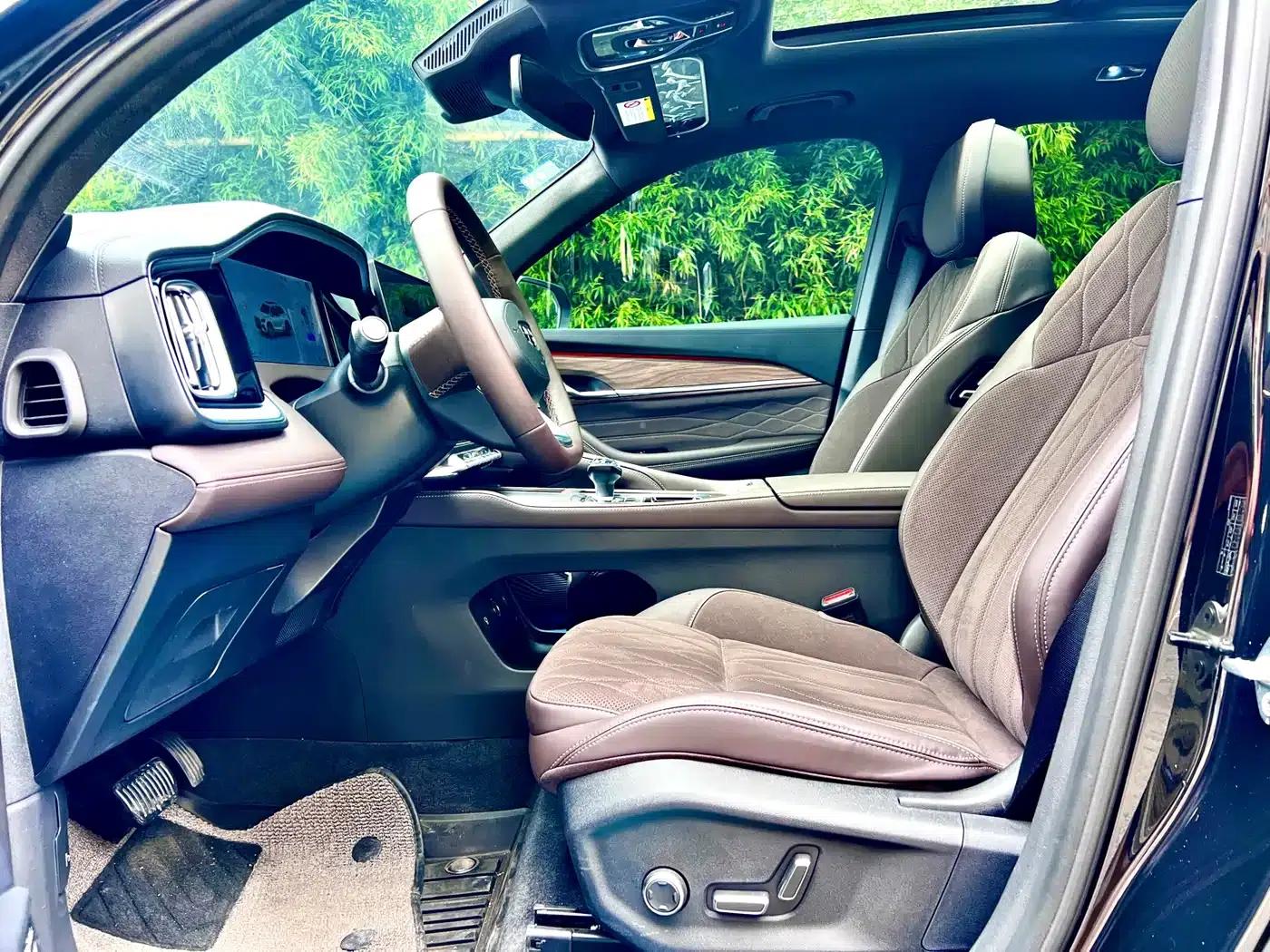 Geely Xingyue L 2026 Model Oriental Radiance 2.0TD Automatic Star Edition — миниатюра 10