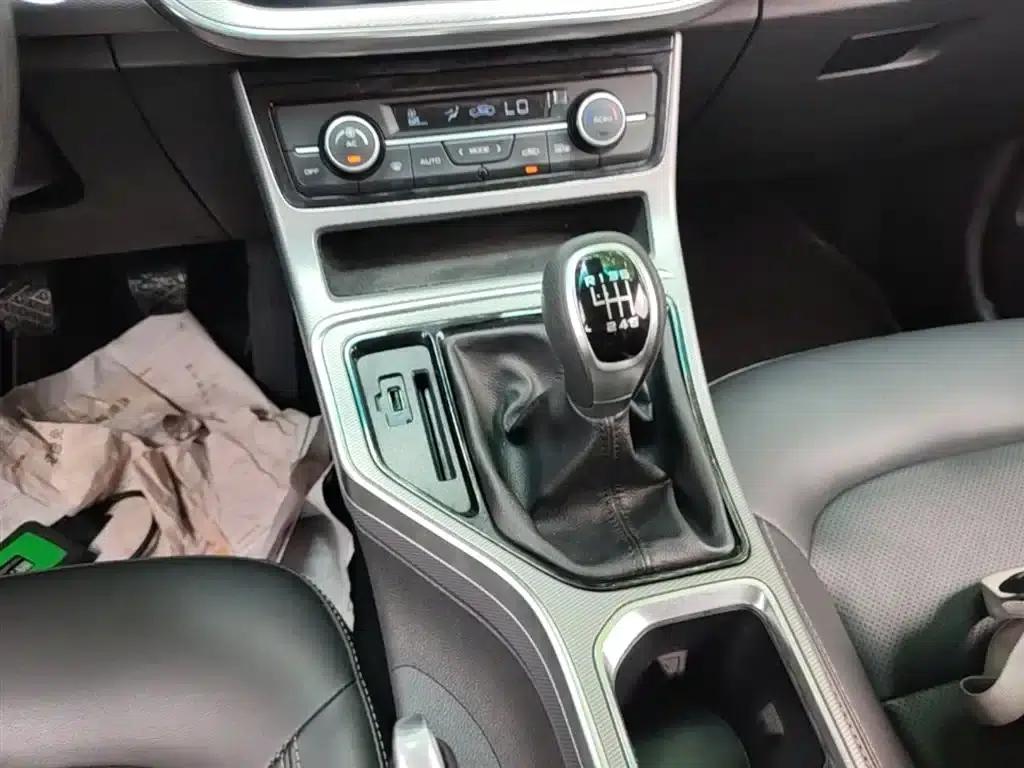 Geely Emgrand GL 2018 1.4T Manual Elite Smart Connect Edition — миниатюра 14