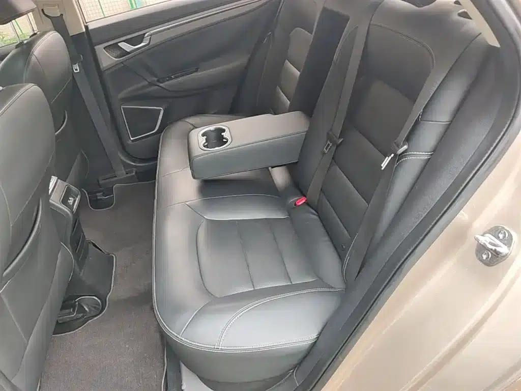Geely Emgrand GL 2018 1.4T Manual Elite Smart Connect Edition — миниатюра 17