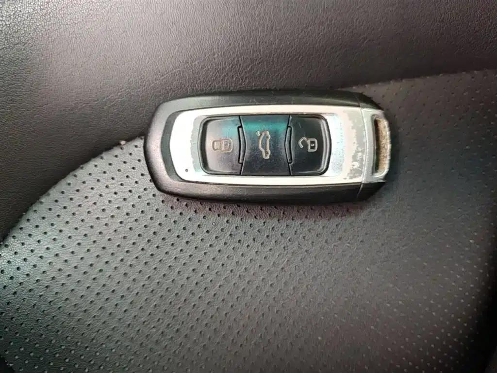 Geely Emgrand GL 2018 1.4T Manual Elite Smart Connect Edition — миниатюра 9