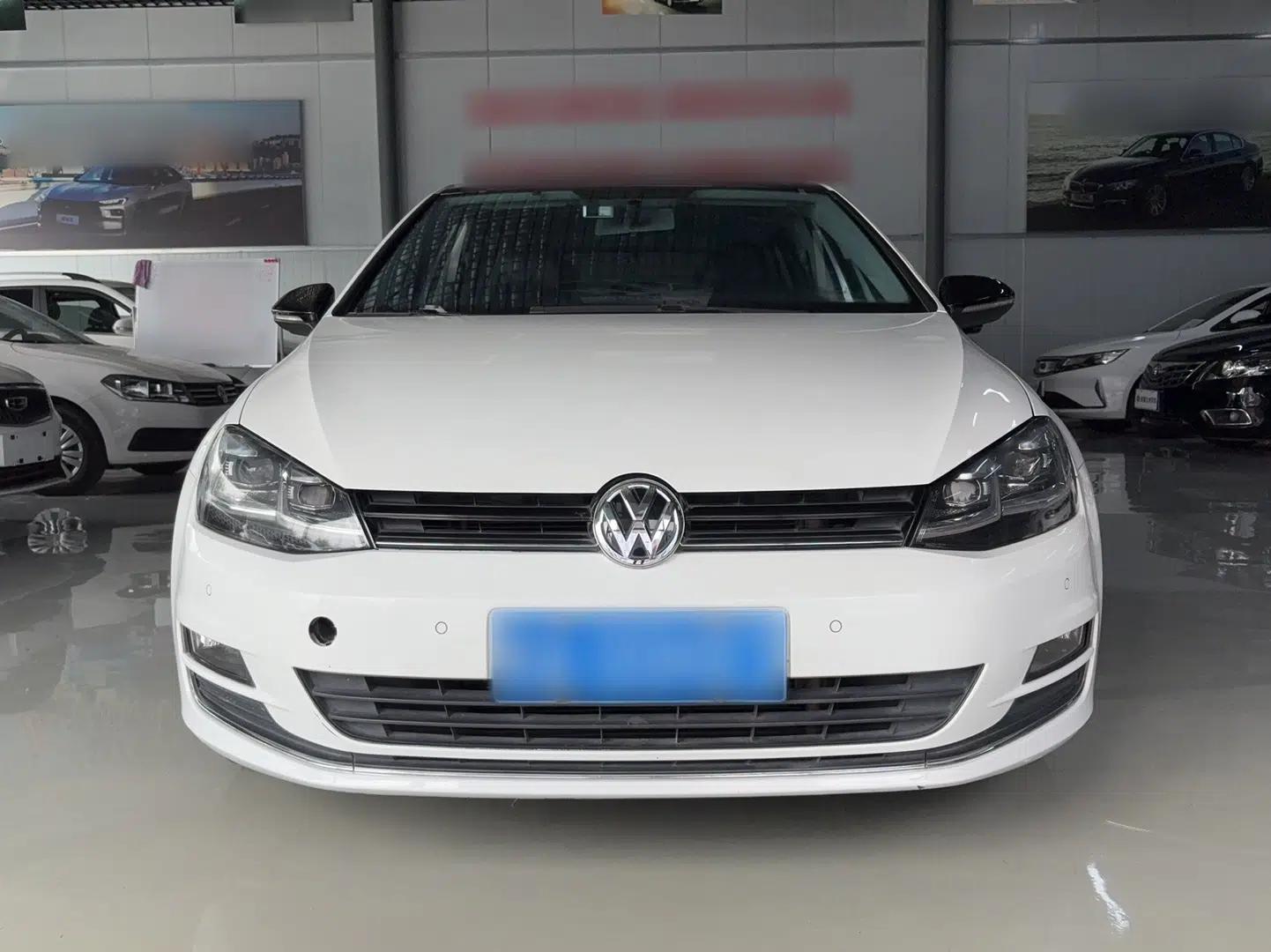 Volkswagen Golf 2017 230TSI Automatic Comfort Edition – Celebrating Milestone of One Million Units — миниатюра 2