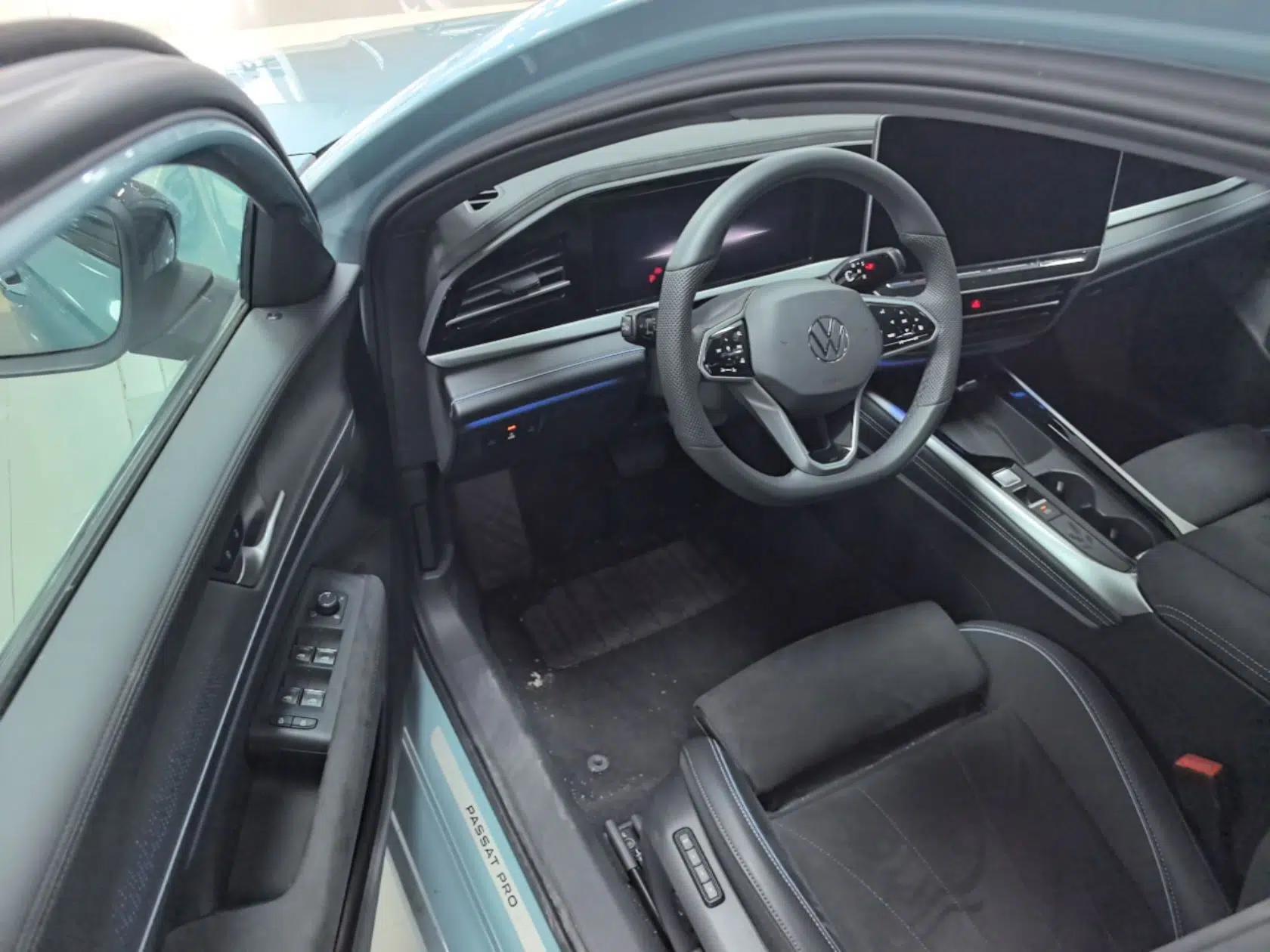 Volkswagen Passat 2025 Pro 380TSI Starry Dragon Luxury Edition — миниатюра 18