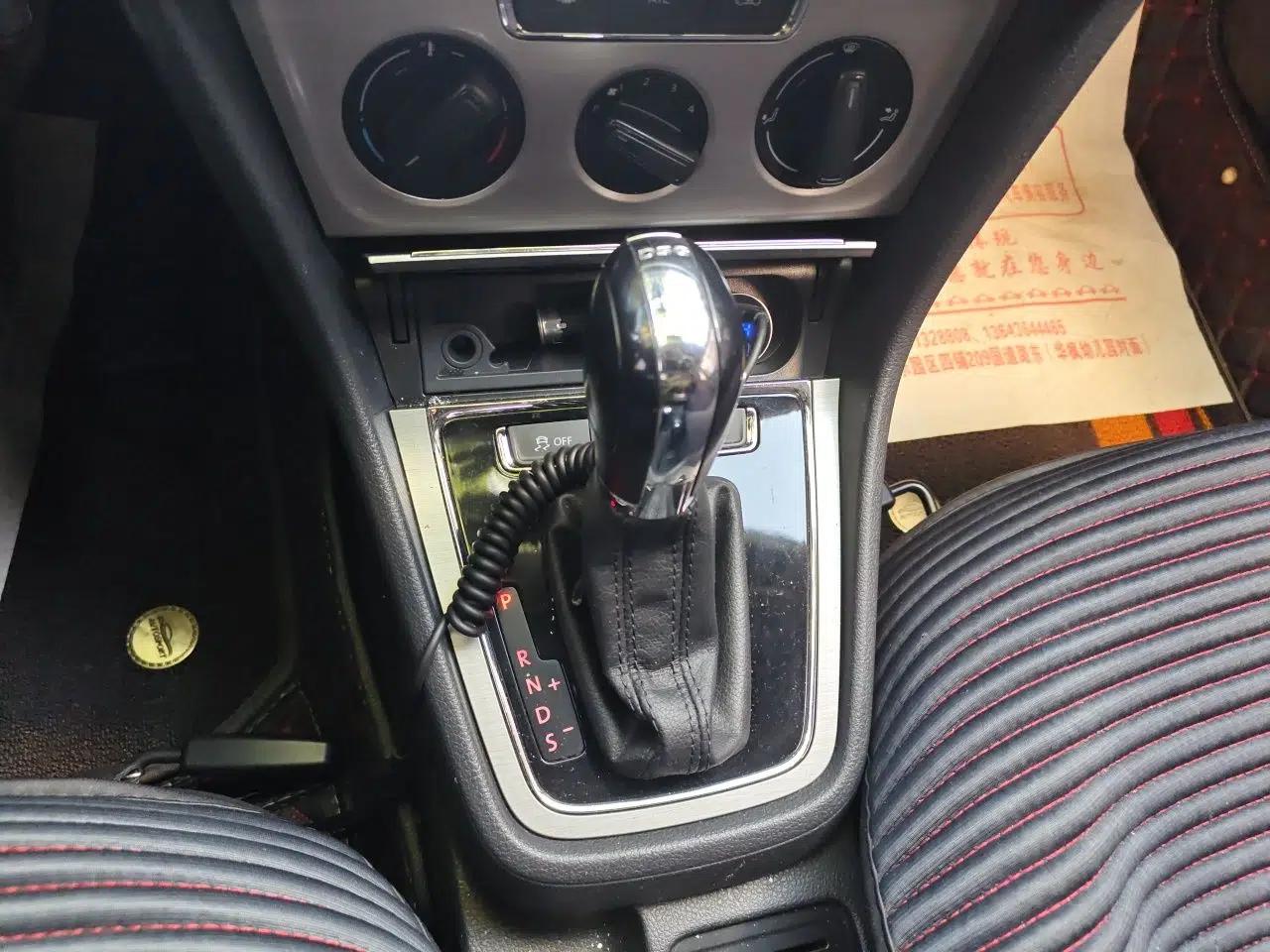 Volkswagen Lavida 2013 Revised Version 1.4 TSI DSG Comfort Edition — миниатюра 14