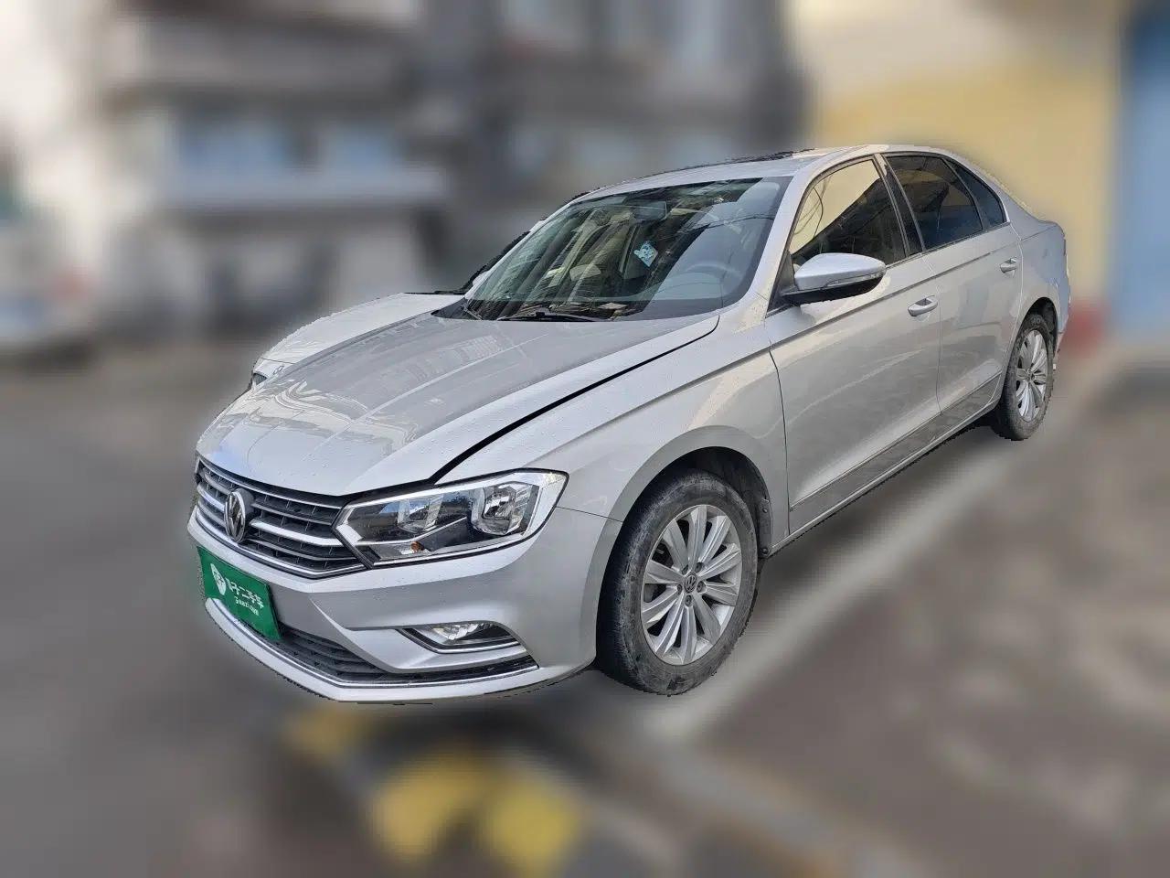Volkswagen Bora 2017 1.6L Manual Comfort Model — миниатюра 1