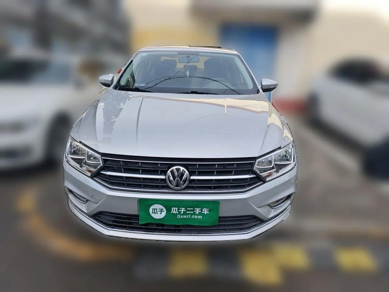 Volkswagen Bora 2017 1.6L Manual Comfort Model — миниатюра 2