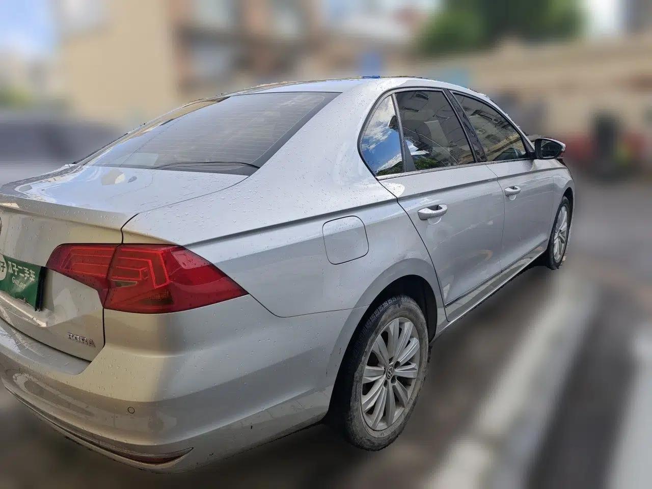 Volkswagen Bora 2017 1.6L Manual Comfort Model — миниатюра 6