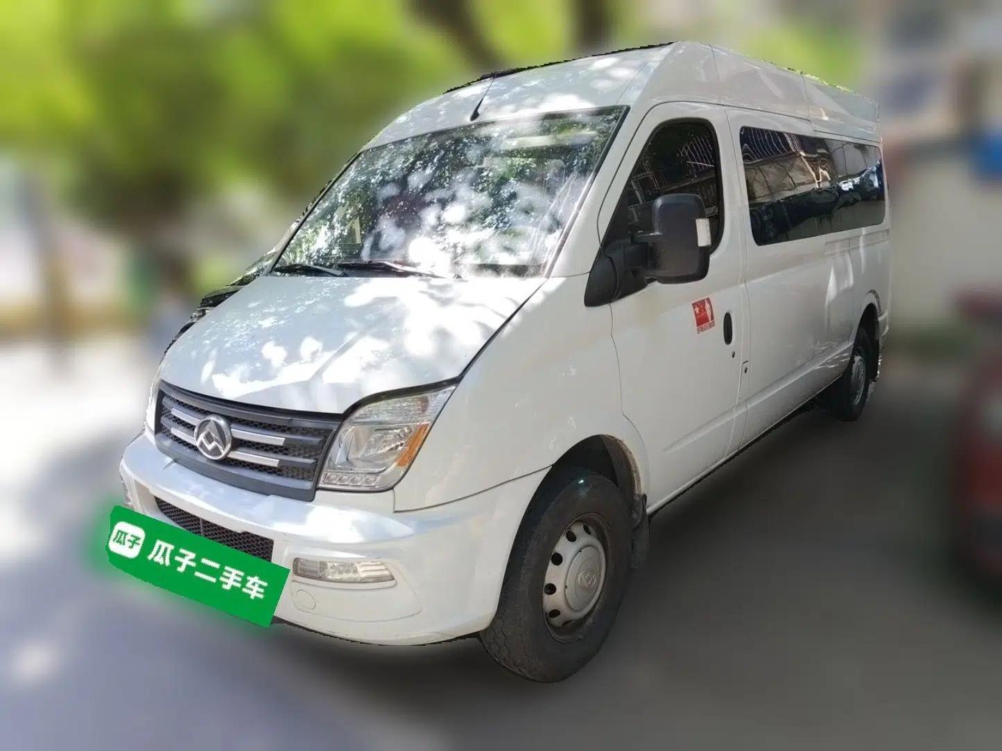 SAIC MAXUS Xintu V80 2021 2.0T Manual Classic Aoyuntong 127 PS Mid-axle Mid-roof 6/7/8/9-Seater — миниатюра 1