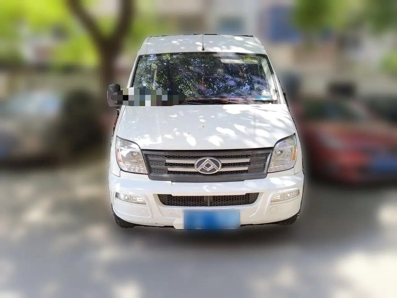 SAIC MAXUS Xintu V80 2021 2.0T Manual Classic Aoyuntong 127 PS Mid-axle Mid-roof 6/7/8/9-Seater — миниатюра 2