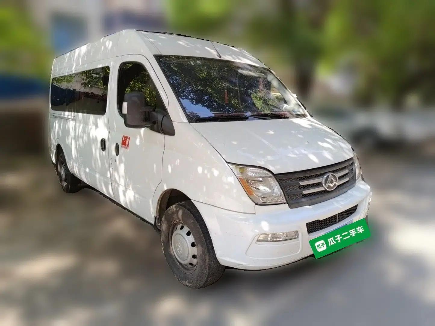 SAIC MAXUS Xintu V80 2021 2.0T Manual Classic Aoyuntong 127 PS Mid-axle Mid-roof 6/7/8/9-Seater — миниатюра 3