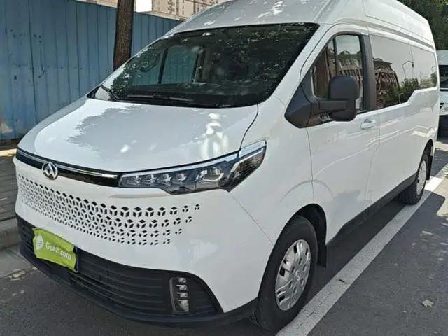 SAIC MAXUS Xintu V70 2023 2.0T Elite Edition Automatic Long Wheelbase Mid-Height 6/7 Seats