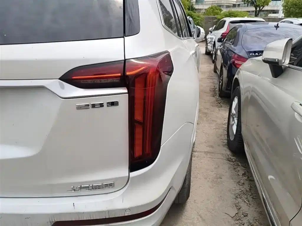 Cadillac XT6 2021 2.0T 7-seater 2WD Luxury — миниатюра 8