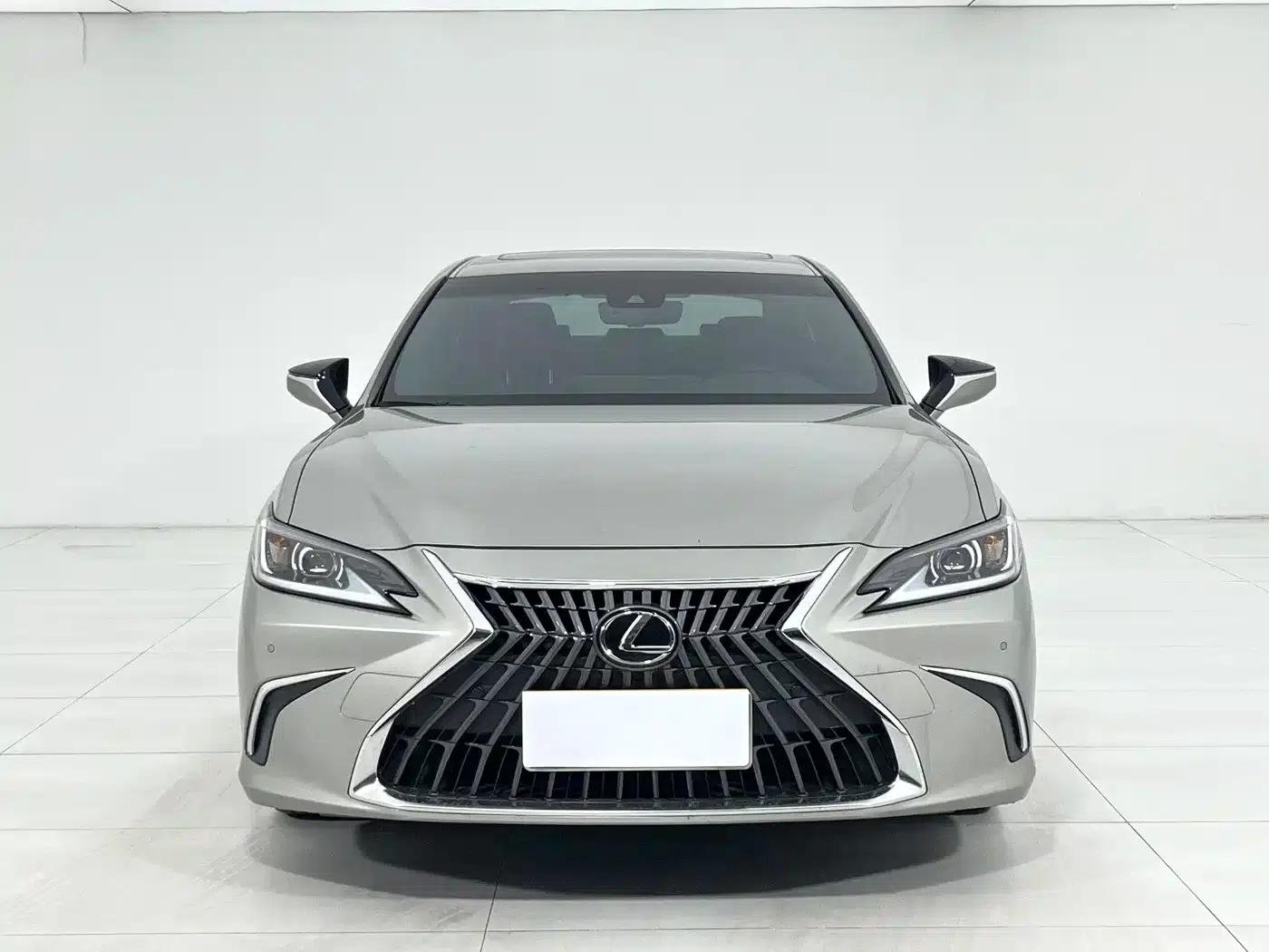 Lexus ES 2024 200 Premium Edition — миниатюра 2