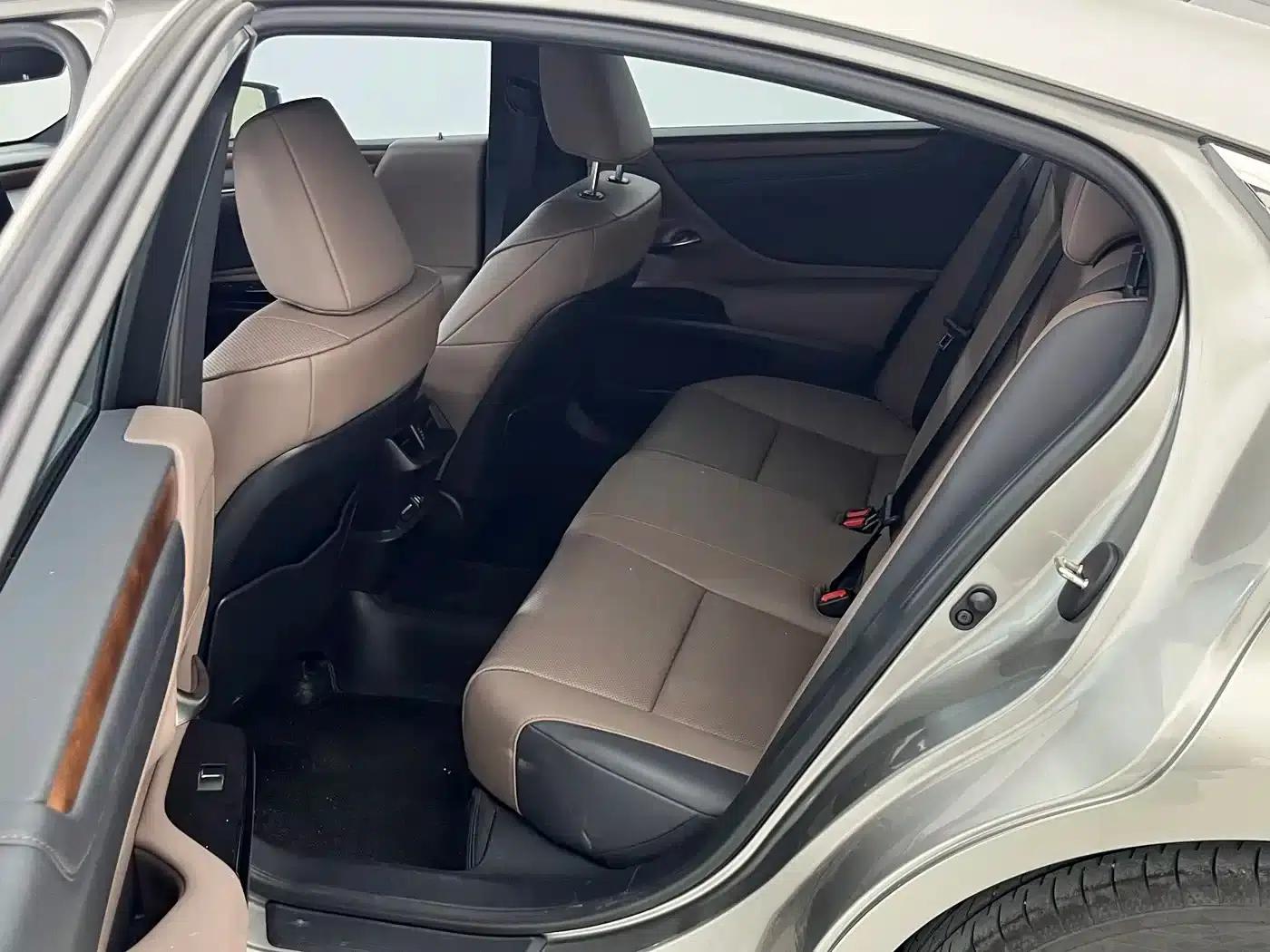 Lexus ES 2024 200 Premium Edition — миниатюра 5