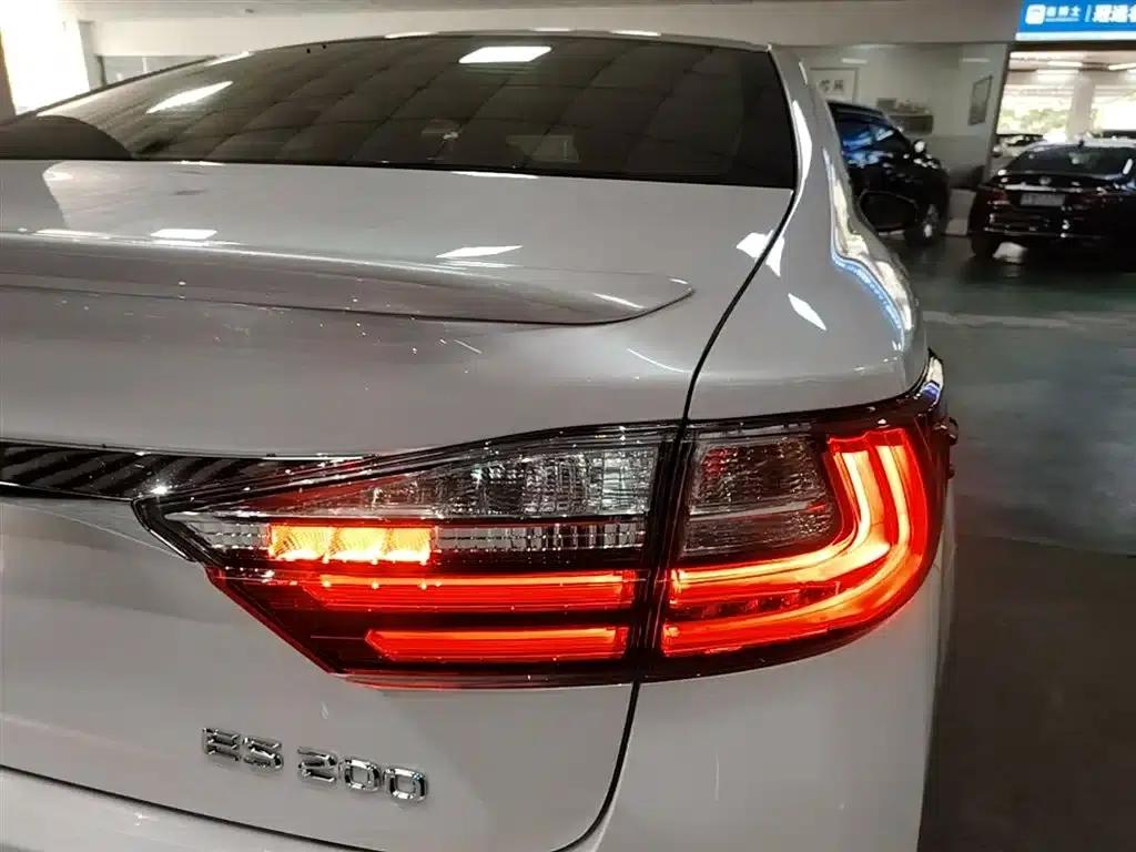 Lexus ES 2015 200 Elite Edition — миниатюра 8