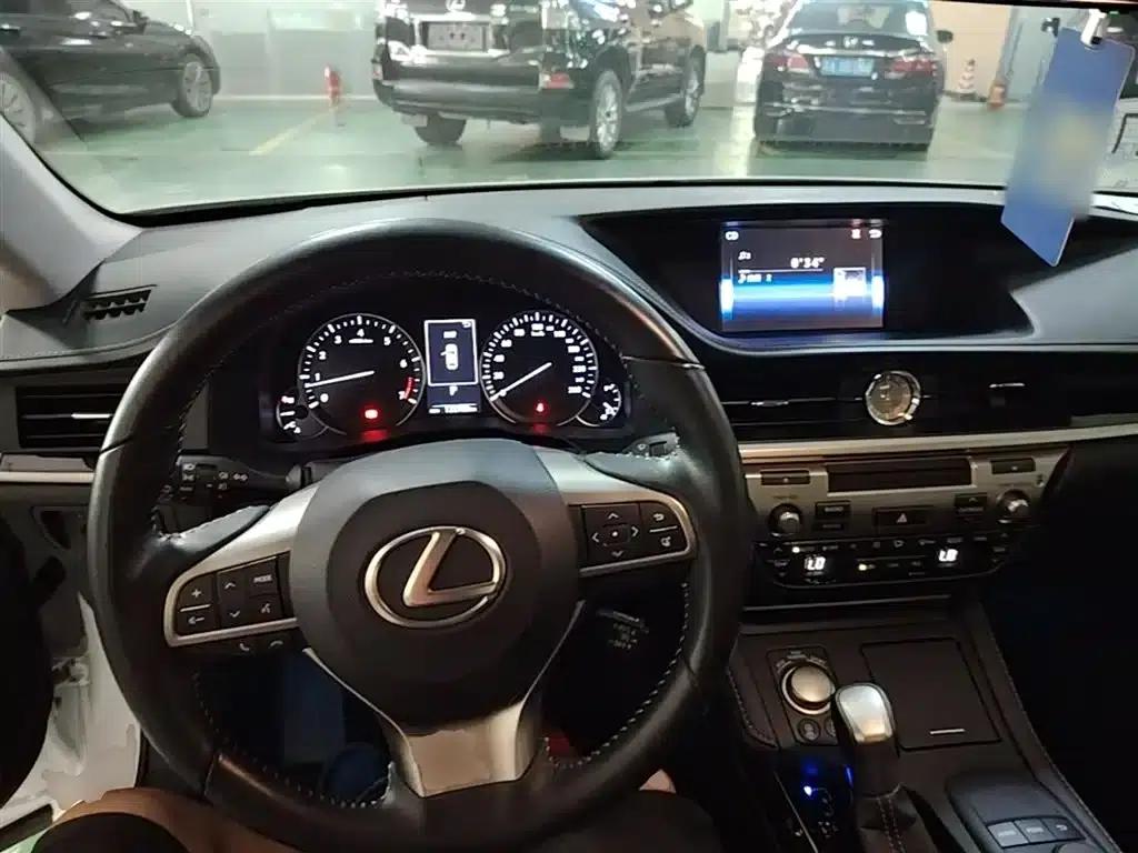 Lexus ES 2015 200 Elite Edition — миниатюра 10