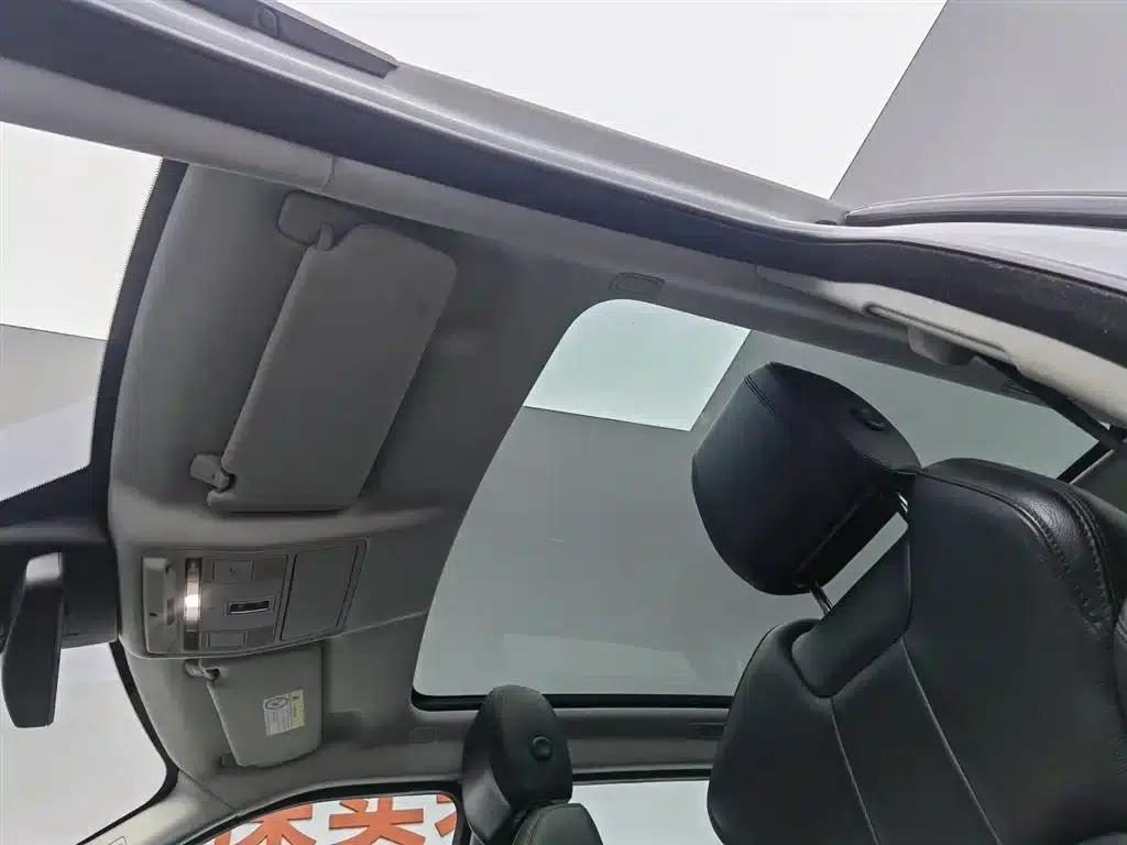 Range Rover Evoque 2018 240PS Pure Luxury Edition — миниатюра 14