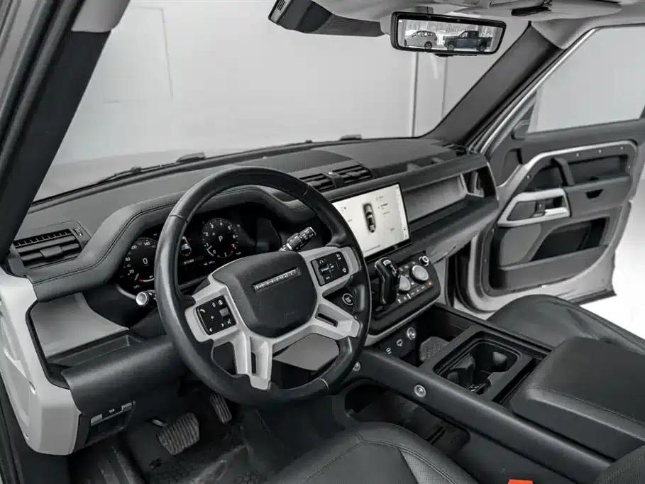 2024 Land Rover Defender 110 3.0T P400 XS — миниатюра 16