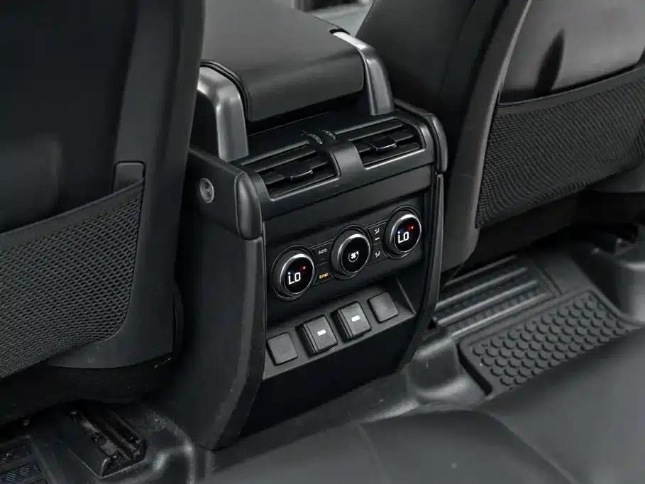 2024 Land Rover Defender 110 3.0T P400 XS — миниатюра 24