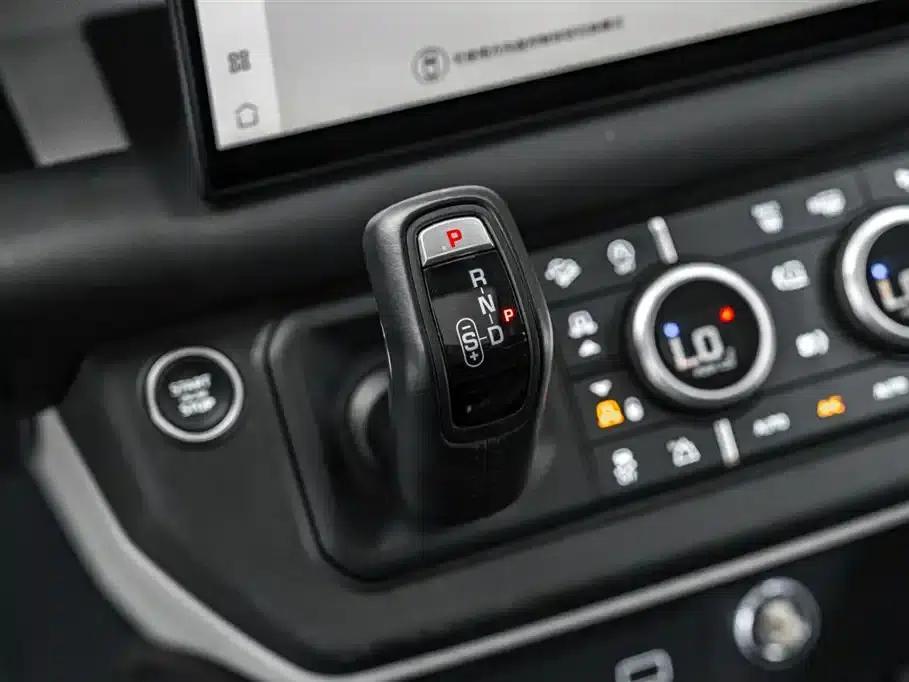 2024 Land Rover Defender 110 3.0T P400 XS — миниатюра 29