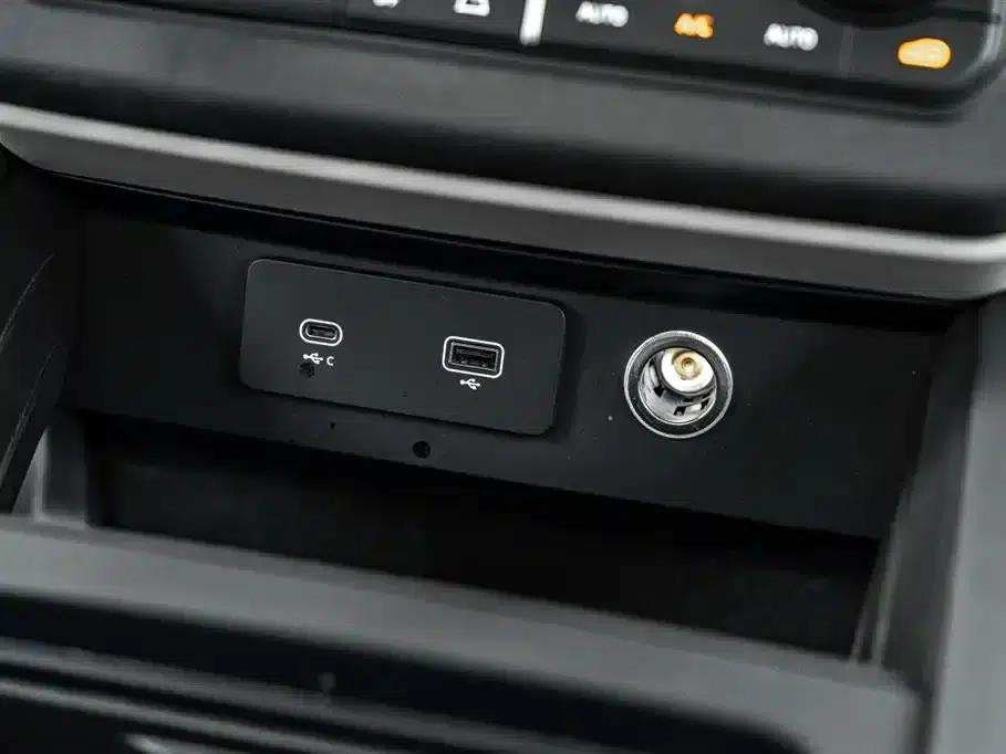 2024 Land Rover Defender 110 3.0T P400 XS — миниатюра 31
