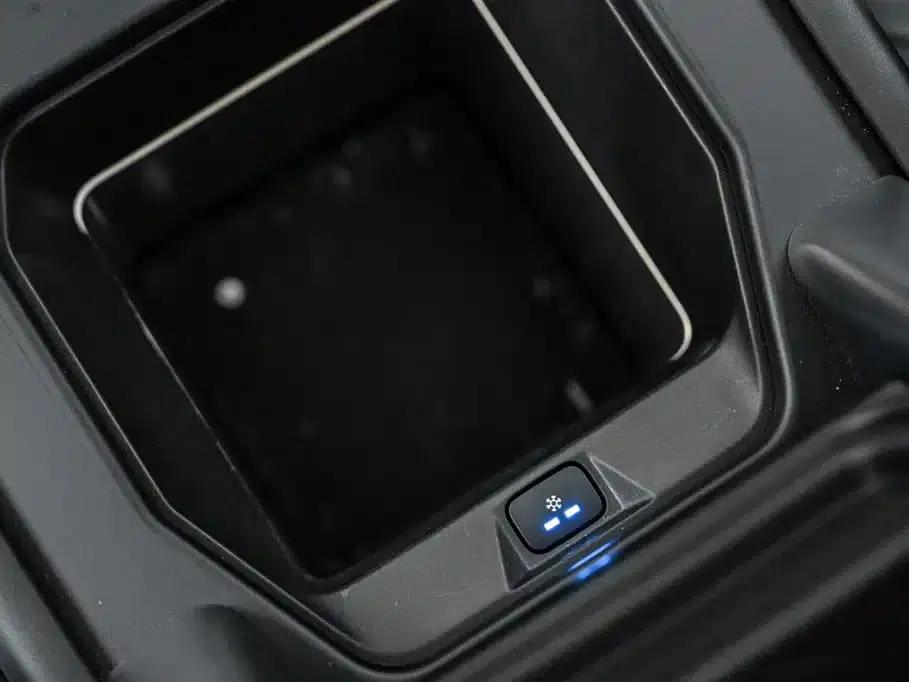 2024 Land Rover Defender 110 3.0T P400 XS — миниатюра 33